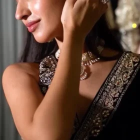 Beautiful Designer Winter Special Saree Saree Presenting