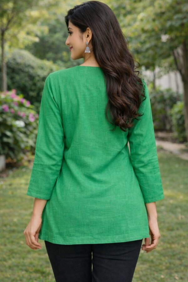 Women's Emerald Green Embroidered Cotton Silk Short Kurti